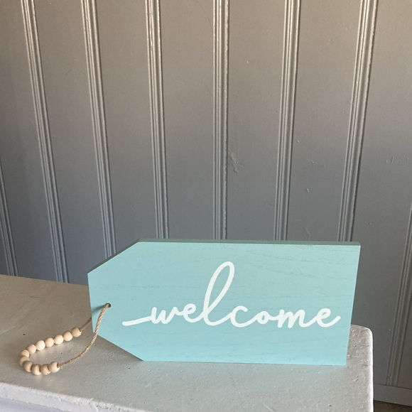 Beautiful Wooden WELCOME Decor Tag Shaped Sign with Beaded Hanger - Picture 13 of 15